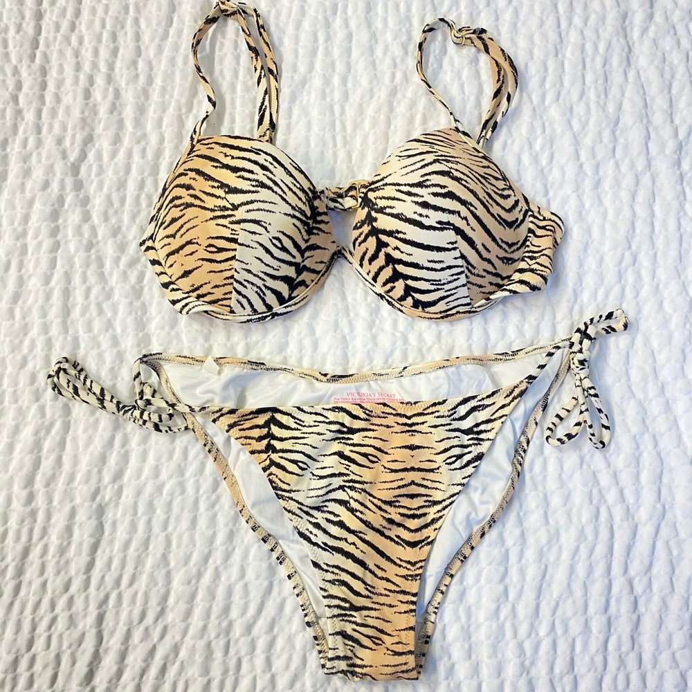 VS two pieces bathing suit